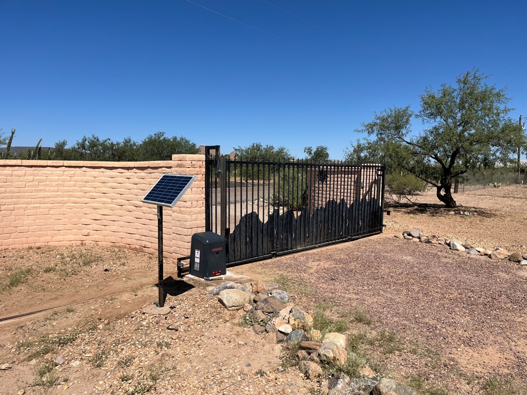 Sliding gate with solar power 1