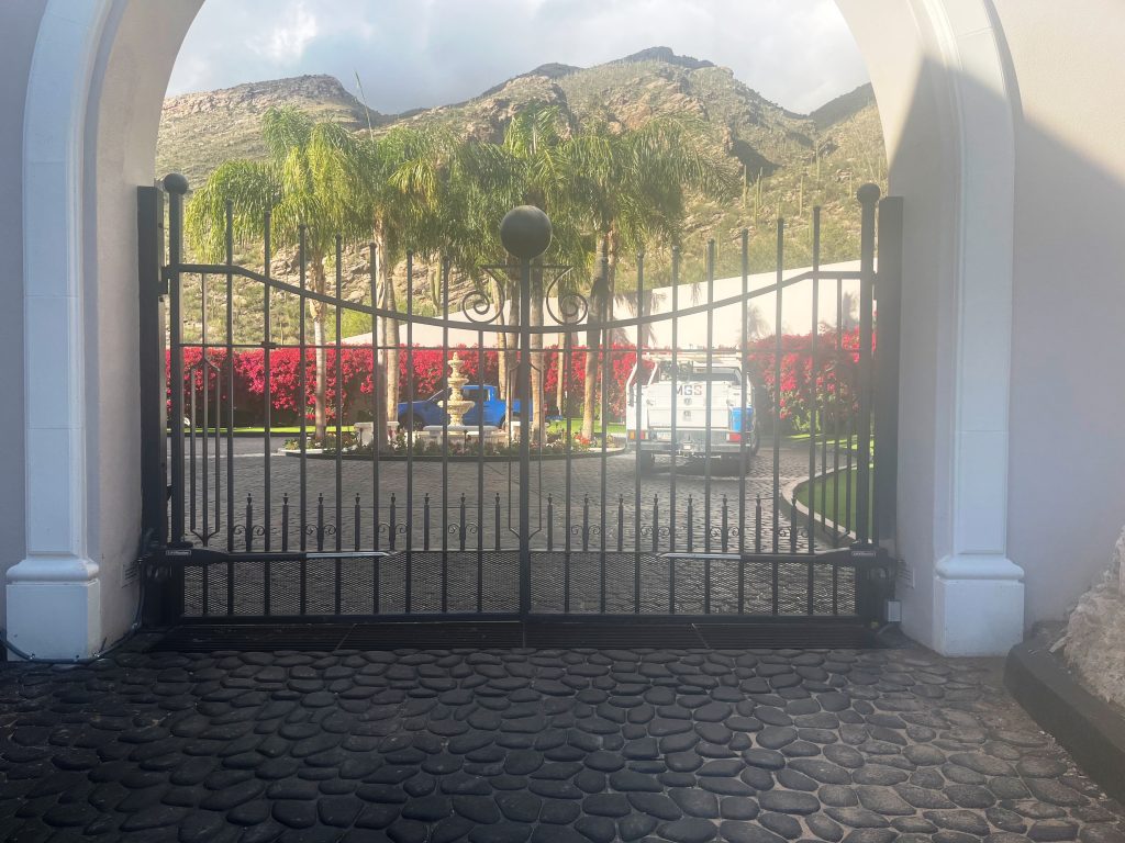 2 new LiftMaster LA 500 gate operators on this swinging vehicle gate 1