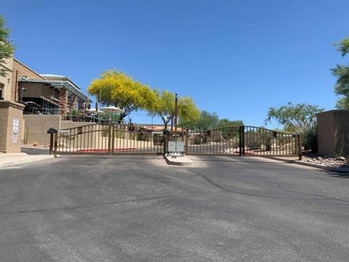 Tucson commercial gate repair and service